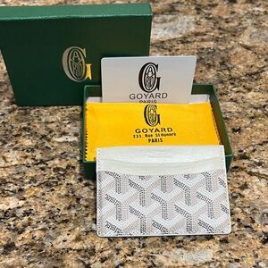 BRAND NEW Auth. Goyard White and Gray Card Holder